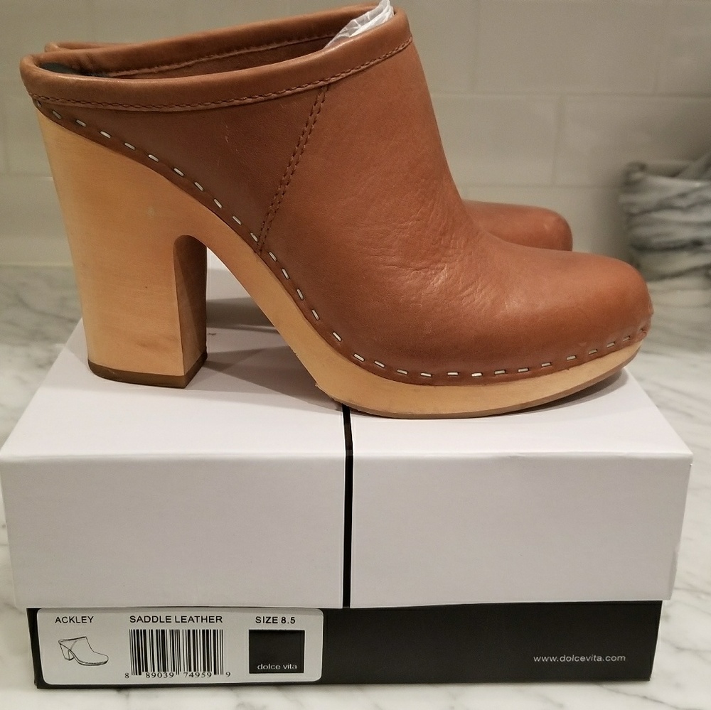 Dolce Vita Ackley clog in Saddle leather